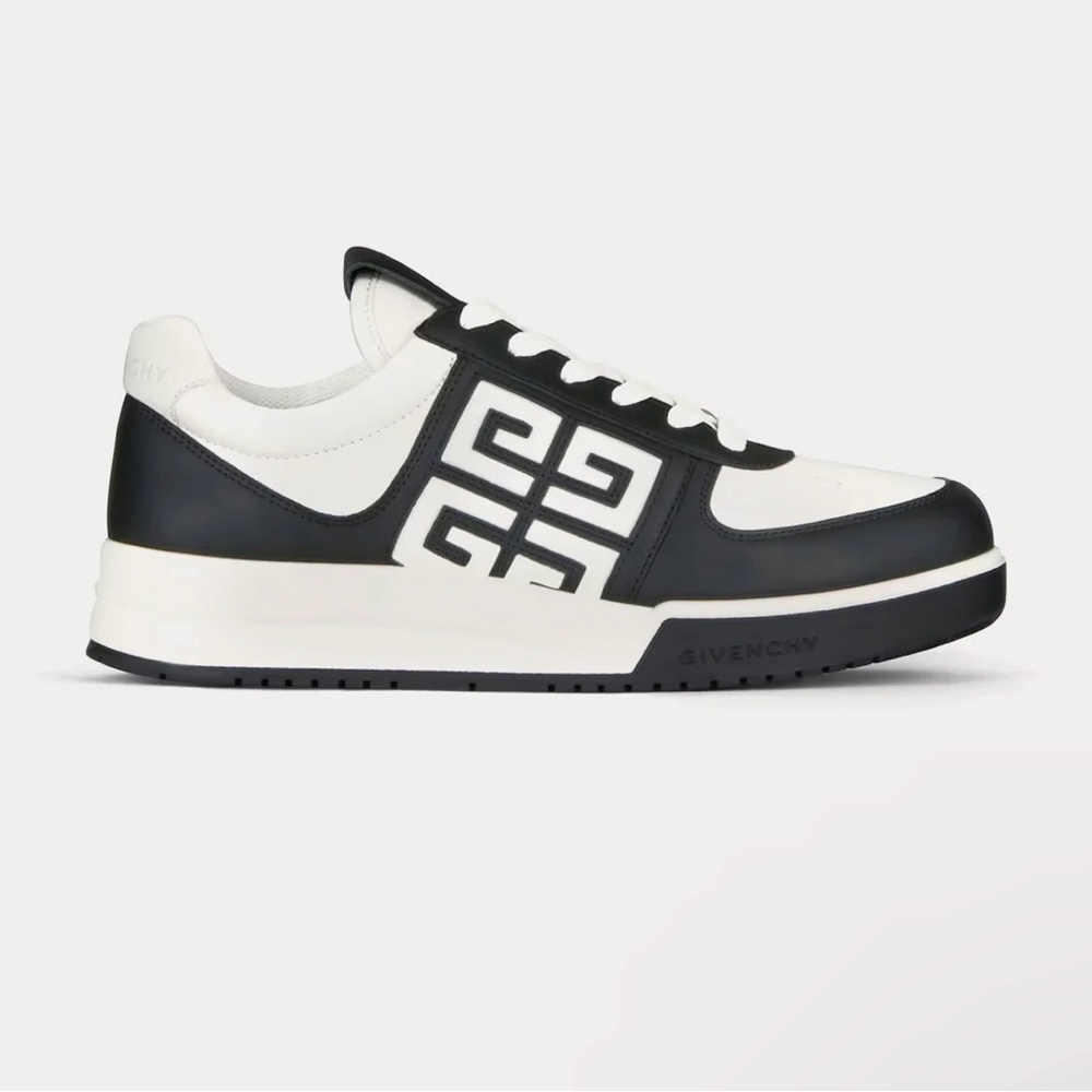 NWT Givenchy - G4 Leather Black / White Low Top Sneakers